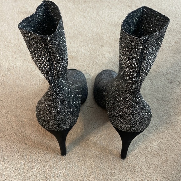 preowned INC open toe heels. Size 8 /2. Gently used. No box - Picture 3 of 4